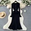 Vestido de punto otoño 2025 para mujer, estilo socialité francesa de alta gama, nicho, cuello en V, manga larga, volantes, retazos en la cintura