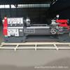 Torno Roscador de Tuberías Q1322 Tipo de Pie con Agujero Grande de 220 mm y Mandriles Dobles, Torno Roscador de Tuberías de Precisión
