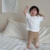 Conjunto infantil de camiseta e shorts de manga curta com contraste de cores, roupa fina coreana para crianças de verão 2025, roupa de verão para bebês e meninos