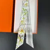 Pañuelo de Seda Twill de Hangzhou Pequeño Largo Nueva Letra Moda Combinable Banda para el Cabello Pañuelo Estilo Occidental Decorativo Combinación Camisa