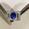 Anillo de Diamante de Alto Carbono Azul Zircón Cara de Huevo Lujo Discreto Anillo de Diamante Zafiro Anillo de Cristal Azul Imitación