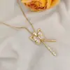 Tome um banho sem tirar o colar de borboleta feminino 2024 nova explosão corrente clavícula colar de diamante artificial pingente vermelho