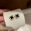 Flor de Tinta Flor de Diamante Brilhante Agulha de Prata Flor de Quatro Pétalas Flor de Zircônia Brincos Stud Leve Luxo Sensação de Alto Padrão Acessórios de Brincos Simples e Modernos para Mulheres