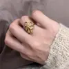 Anillo Dorado Nuevo Único con Diseño de Flor Hueca para Mujer, Joyería Versátil de Gama Alta con Diseño de Nicho, Anillo Abierto para Dedo Índice
