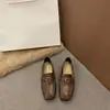 Primer Encuentro: Mocasines estilo británico con detalles de hebilla, nueva colección otoño 2026, zapatos slip-on de punta cuadrada