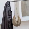 Bolsa versátil em forma de meia-lua para outono e inverno, bolsa de mão de couro fosco retrô, bolsa de ombro transfronteiriça feminina, bolsa de ombro simples de novo estilo