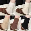 Novas meias femininas de outono e inverno, comprimento até a panturrilha, espessadas para aquecimento, feitas de caxemira, adequadas para usar com sandálias Birkenstock, e projetadas como meias folgadas