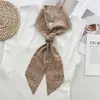 Lenço de Seda Longo Pequeno com Letras Pretas e Brancas Feminino Combinando com Camisa Terno Vintage Cinto de Cabelo Cinto Decoração de Proteção do Pescoço Gravata Gravata