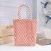 Nova Bolsa de Palha Plástica Simples Tecida à Mão Cor Combinada Vertical Tecida Bolsa de Cor Contrastante Portátil Praia Tecida para Férias