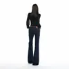 Jeans feminino jovem na cor laranja # estilo americano de rua, cintura baixa, levemente flare, com design elástico, slim fit e que valoriza a silhueta, versátil e estiloso