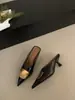 Mules elegantes de tacón alto estilo francés, sandalias para mujer para uso en exteriores, nuevos zapatos de tacón alto de medio tacón con punta para el verano 2025