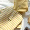 Novo moletom de alta costura estilo coreano outono e inverno color-blocking, com tema de gato e estrela, roupa para pet listrada em amarelo suave e branco