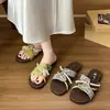 Pantuflas de Estilo Francés sin Cordones para Mujer 2026 Pantuflas Retro de Perlas Verano Nuevas de Suela Plana Moda de Exterior Versátiles Zapatos de Playa