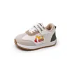 Sapatos para meninos, novos tênis brancos impermeáveis de primavera e outono, sapatos de skate para meninas, estilo coreano moderno, versáteis, esportivos, casuais