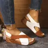 2026 Sapatos Femininos Peep-toe com Solado Grosso, Bloco de Cores, Tamanho Grande, Velcro, Sandálias Romanas Vazadas para Praia, Atacado, Alto Padrão e Elegantes