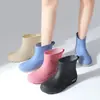 Botas de Lluvia Estilo Nuevo Ropa Exterior para Mujer Cortas de Verano Planas Antideslizantes Botas de Agua Zapatos de Goma para Estudiantes Trabajo de Cocina Zapatos Cortos de Agua Transfronterizo
