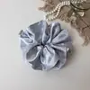 Scrunchie de Cetim com Bolinhas Estilo Coreano para Mulheres 2026 Novo Modelo, Elástico de Cabelo Oversized Que Faz o Rosto Parecer Menor, Adequado para Penteados de Coque ou Rabo de Cavalo