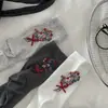 Nueva colección de primavera y verano para mujer: Calcetines de moda estilo chino, sin costuras, transpirables, absorbentes de sudor, de algodón, con pequeño bordado floral, de longitud media hasta la pantorrilla y detalle de lazo.