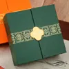 Caja de Regalo Heritage Cinturón Dorado con Acabado de Alta Gama, Etiqueta Dorada de Trébol de Cuatro Hojas, Joyero de Doble Apertura para Guardar Collares y Anillos, Al por Mayor en Stock