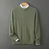 Suéter de lana pura para hombre, nuevo estilo otoño e invierno, cuello redondo holgado, suéter grueso tipo pullover, capa base de punto de lana casual de negocios