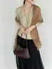 Así que, ligera y cómoda, combinada con una bufanda, esta camiseta casual y relajada de manga corta para mujer estilo coreano es versátil y elegante G2277