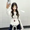 Camiseta Blanca de Manga Larga con Estampado de Letras Jacquard para Mujer, Camiseta Básica Otoño/Invierno, Corte Ajustado, Top Casual Americano para Chicas con Estilo
