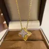 Entrada Francesa Luxo Vintage Escovado Diamante Gêmeos Anel Brincos Colar Design de Diamante Refinado Joias Suit