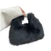 Estilo novo Outono e Inverno bolsa para marmita de pele sintética de raposa bolsa de mão para noite bolsa peluda elegante bolsa de pelúcia de alta qualidade para axila