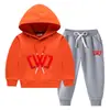 Conjunto de Suéter con Capucha para Niños Otoño e Invierno 2023 Estilo Occidental Nuevo para Niños Medianos y Grandes Ropa de Invierno Gruesa y Cálida con Forro de Felpa