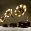 Tocadiscos de Vinilo Adornos Nórdicos de Lujo Ligero Modelo Retro Gramófono Gabinete de Vino Cafetería Decoraciones para Ventanas del Hogar