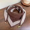 Novo cachecol de tricô TikTok mesmo original pequena bola dourada fecho magnético cachecol triângulo proteção para o pescoço outono e inverno cachecol quente roupa íntima