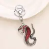 Llavero Colgante de Serpiente Creativo Retro Personalizado para Hombres Europeos y Americanos Colgante de Llavero de Coche de Moda de Aleación con Pedrería