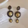 Pendientes Exagerados Estilo Bohemio Occidental de Corte Nuevo 2026, Accesorios para Orejas de Diamante Gris Vintage de Alta Calidad para Sesión de Fotos de Vacaciones