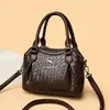 Cross2026 Bolsos de Mano Nuevos de Verano Bolsos para Mujeres de Mediana Edad Nuevo Casual Ligero Multicompartimento Bolso de Hombro Único Cruzado