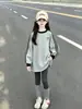 Sudadera para niña para primavera y otoño 2026, chaqueta súper popular, ropa urbana elegante para niños, camiseta básica de manga larga para niños mayores en otoño