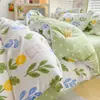 Directo del fabricante: Juego de ropa de cama de cachemir cepillado con estampado de plantas y dibujos animados para dormitorios de estudiantes, juego de funda de edredón lindo de tres o cuatro piezas