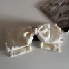 Presilha de Rabo de Cavalo Triângulo com Laço de Pérola Retro Presilha Tubarão de Cetim com Pérola Presilha para Parte de Trás da Cabeça Acessório de Cabelo