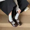 Sapatos rasos estilo coreano BULVJI com bico dividido falso para mulheres, novos sapatos de vovó com cadarço para o outono de 2026