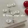 Estilo Ins Coreano Diseño de Nicho Accesorios Versátiles Pendientes de Plata de Ley S925 con Rayas Verticales con una Sensación Única Minimalista de Alta Gama