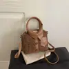 Bolso de Mano Pequeño de Alta Gama para Mujer 2026 Nuevo de Moda Versátil para el Trabajo Bolso de Hombro Lujo Ligero Elegante Bolso Cruzado