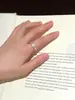Anillo Popular de Xiaohongshu Cepillado con Microincrustaciones de Circonita para Mujer, Nuevo Diseño de Nicho, Versátil, Lujo Ligero, Anillo Abierto Simple