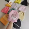 Novos Chapéus de Lã de Feira de Rua Outono e Inverno Chapéus de Tricô Quentes para Crianças Atacado Masculino e Feminino