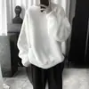 Suéter de lã de cordeiro estilo Hong Kong para o inverno masculino outono gola redonda solto forrado com fleece espessado casaco casual misto tendência top de casal