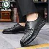 Zapatos de cuero genuino para hombre Woodpecker, estilo nuevo, con cordones para hombre, casual de negocios, suela suave, transpirables y antideslizantes, para hombres de mediana edad y mayores