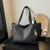 Bolsa tote estilosa e espaçosa para mulheres, um design novo e versátil perfeito para viagens, trabalho e uso diário, apresentando um visual simples e elegante