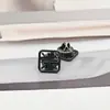 Broche Metálico Hueco Minimalista de Línea Cuadrada con un Toque de Alta Gama, Decoración de Lujo Ligero para Trajes, Abrigos y Camisas