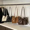 Bolsa de mano transfronteriza, bolsa plisada de cuero suave, bolso de hombro popular estilo coreano, bolso de hombro de moda de nicho, bolso de axila para el trabajo