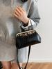 Comércio Exterior Novo Estilo Bolsa Feminina PU Padrão Pedra Presilha Bolsa de Ombro Transversal Feminina Moda Europeia e Americana Corrente Pulseira Bolsa Feminina