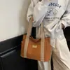 2025 Bolsa de Lona Versátil para o Dia a Dia Bolsa de Ombro para Estudante Feminina Bolsa Tote Bolsa Tote Estilo Novo