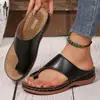 Comercio exterior transfronterizo 2025 verano nuevo casual talla grande sandalias de cuña con tira para el dedo del pie de playa para mujer para uso en exteriores